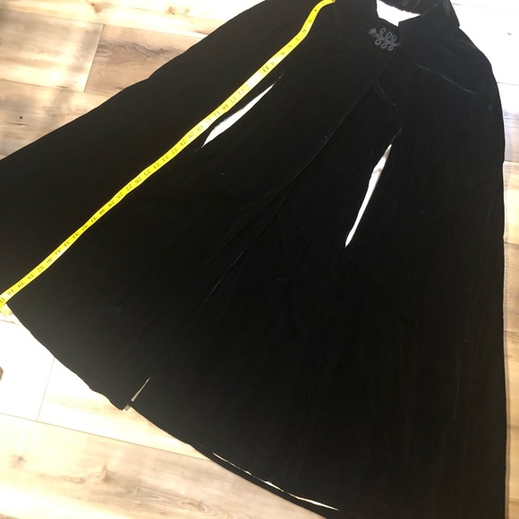 Vintage lined Black Velour Slit Arms Cape no tags - Picture 6 of 9